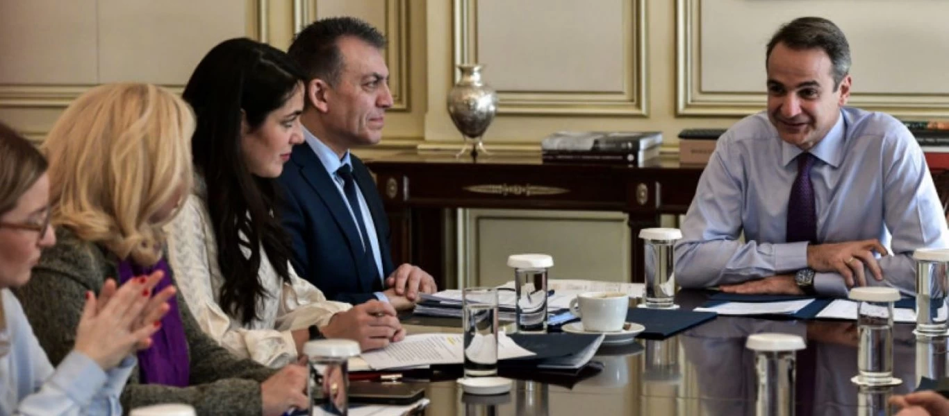 Προχωράει η αξιολόγηση της κυβέρνησης: Ο Κ. Μητσοτάκης συναντήθηκε με την ηγεσία του υπ. Εργασίας